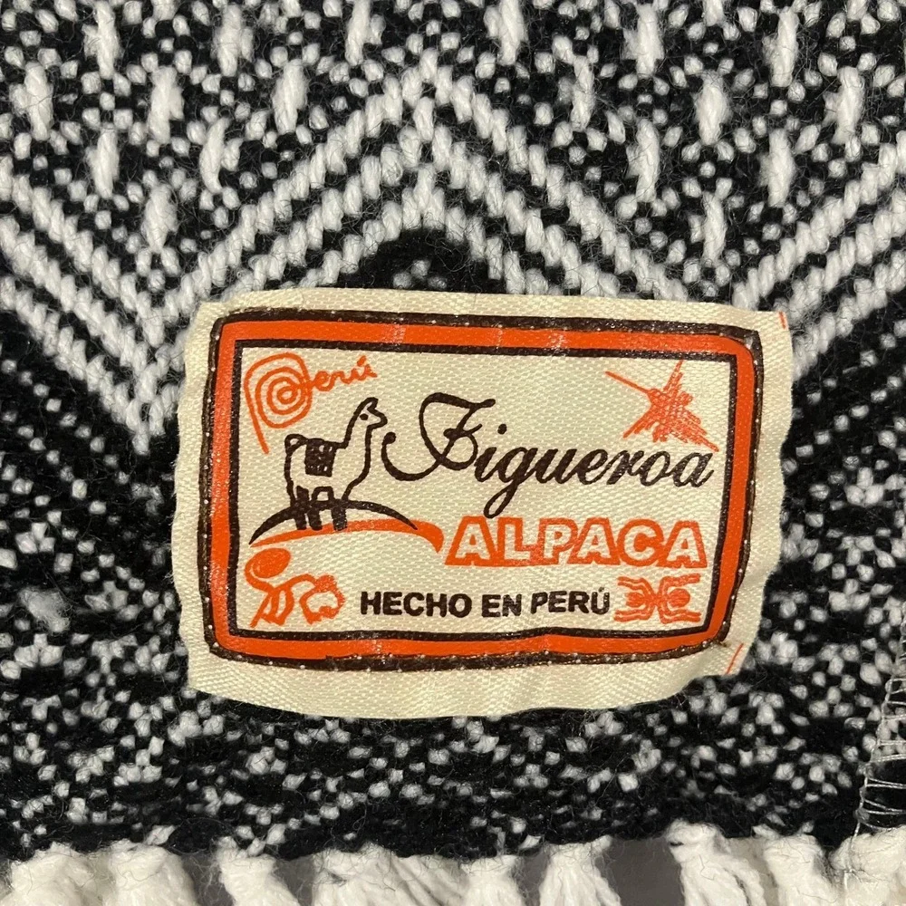 Figueroa Alpaca Woven 20.5x64 Blanket Scarf Black White Chevron Fringe Made Peru